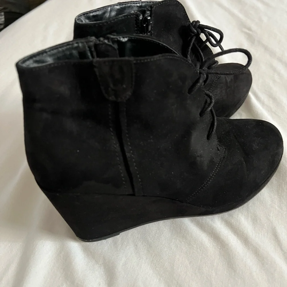 Target 9 Black Lace-Up Wedge Booties